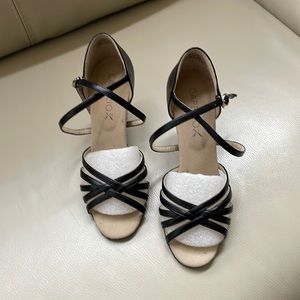 Capezio Latin Dance Shoe. Sz 7. Black. 2 inch Heel